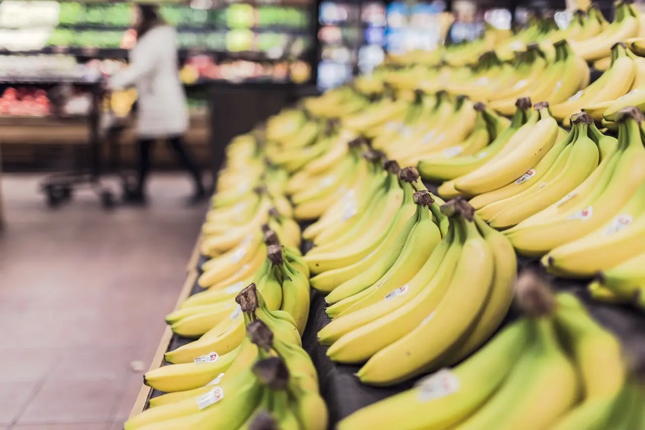 Hvordan undgår du madspild med brune bananer?
