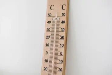 Sådan indstiller du fryseren til lavere strømforbrug