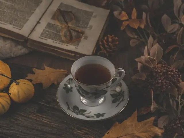 6 nemme måder at fjerne tepletter fra krus på