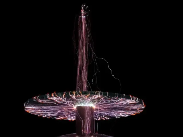 Hvor meget øger hedebølgerne elforbruget i 2040?