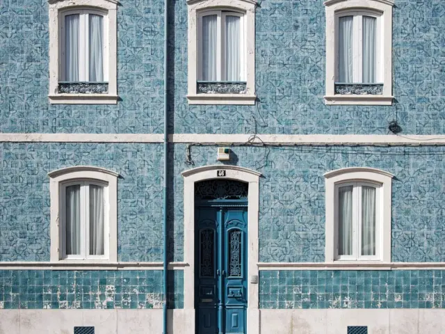 Kan jeg dyrke mikrogrønt uden jord og kunstigt lys?