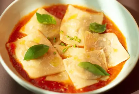 Køl rester korrekt ned og spar strøm i køleskabet